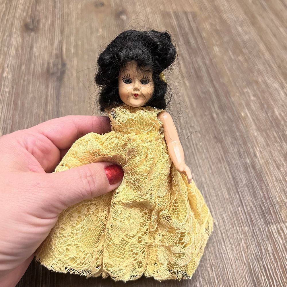 Vintage Sleepy Eyes Hard Plastic Doll Lace  Dress 6" tall Yellow